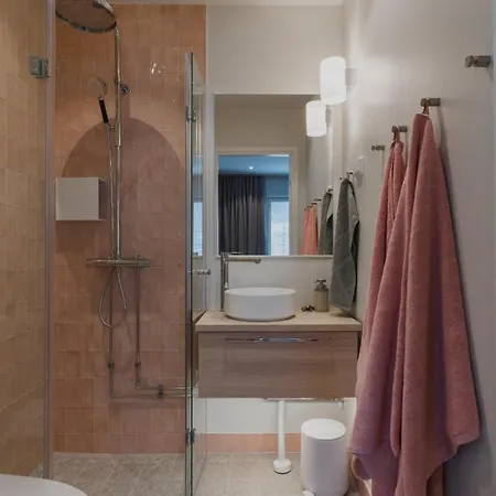 Appartement Modern House ,terrace ,free Parking *